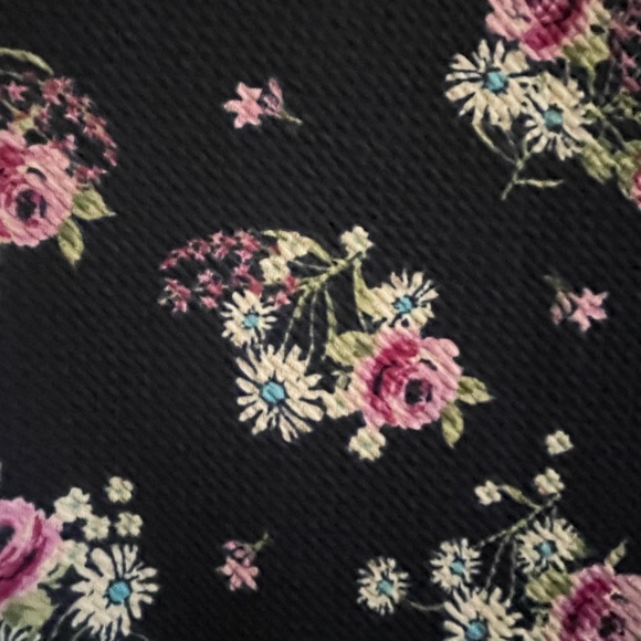 Beautiful Floral Dress - Picture 4 of 6